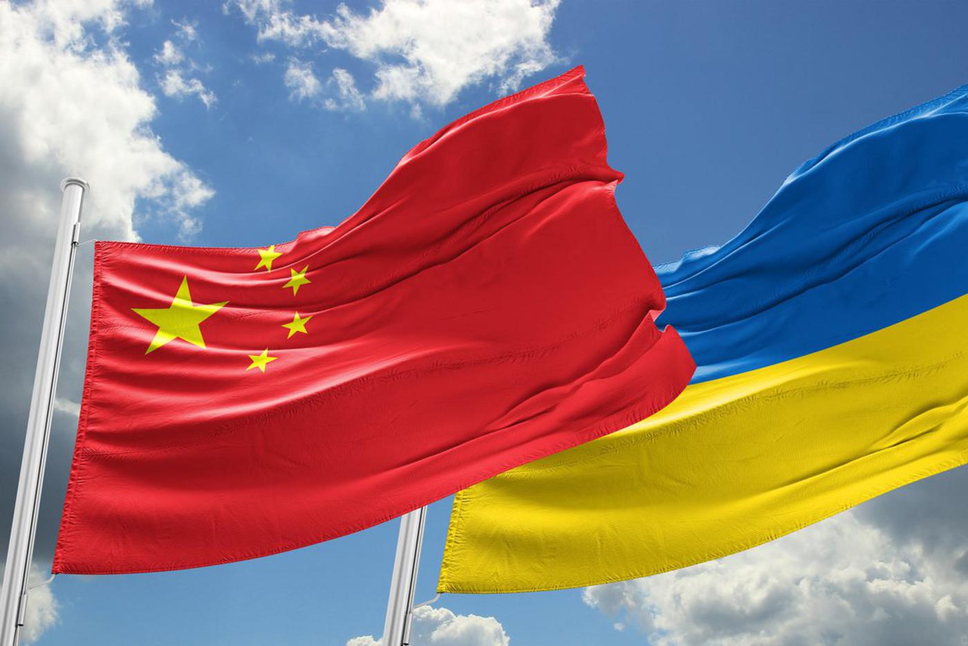 Китайский МИД отреагировал на слова Макрона о вводе войск Евросоюза на Украину