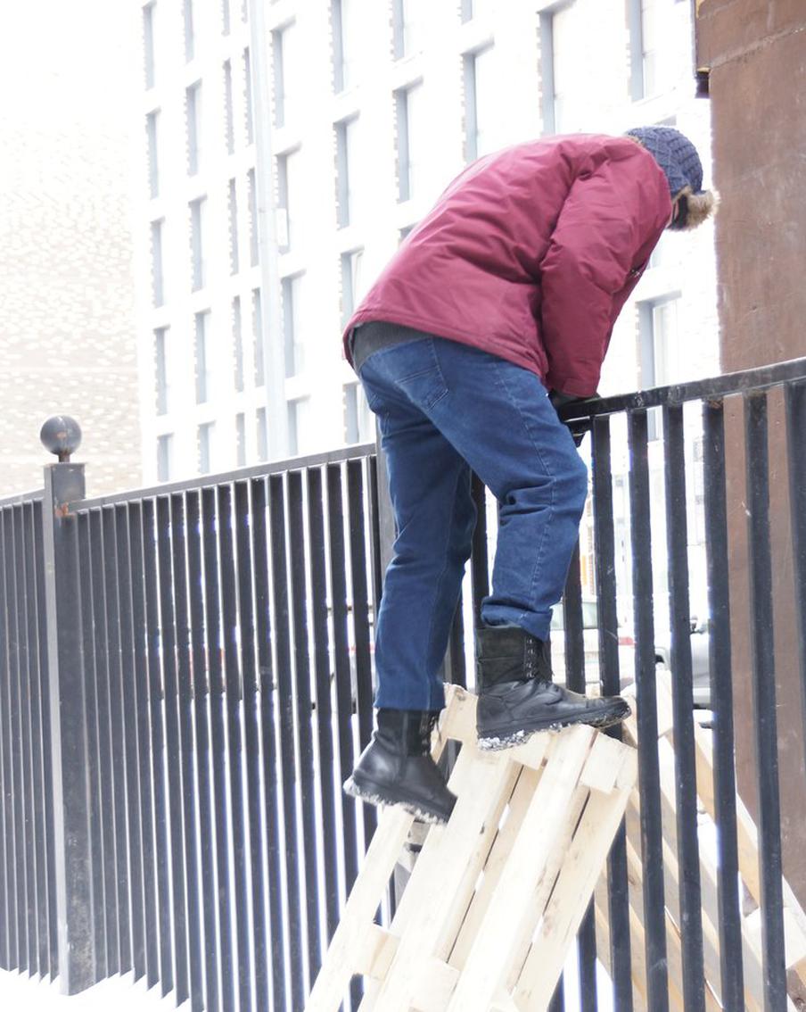 Яблоком раздора стал забор – из-за калитки, которой нет и никогда не будет. Возможно