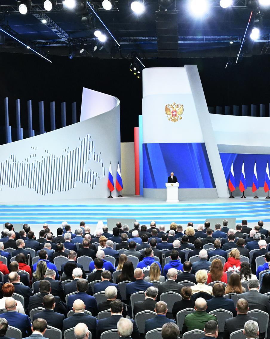 Владимир Путин заявил о запуске нового нацпроекта, который будет направлен на поддержку семей с детьми