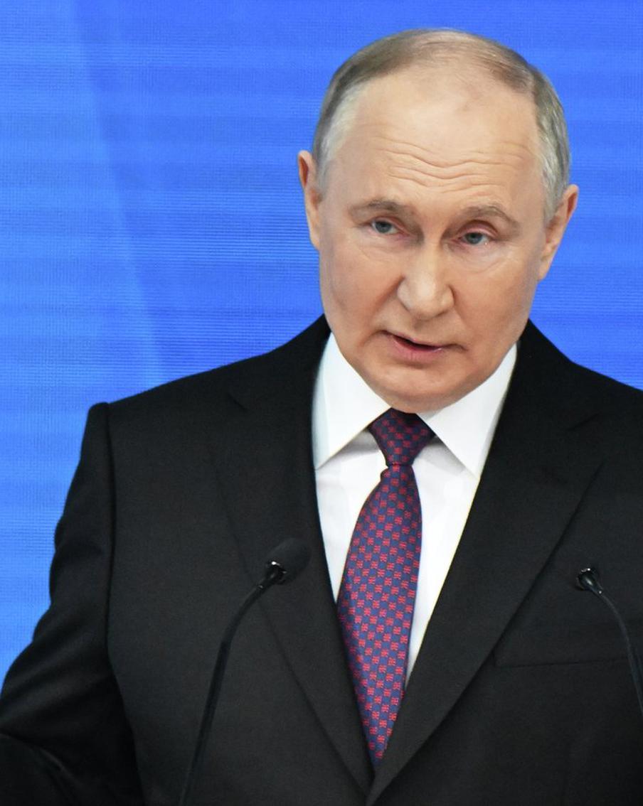 Владимир Путин поручил правительству увеличить финансирование языковых программ в странах СНГ и в мире