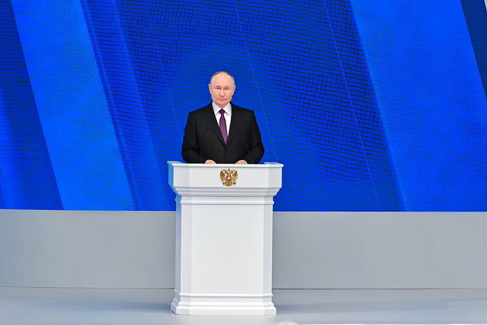 ВЦИОМ озвучил, сколько россиян поддерживают Владимира Путина. Рейтинг его поддержки составляет более 79%