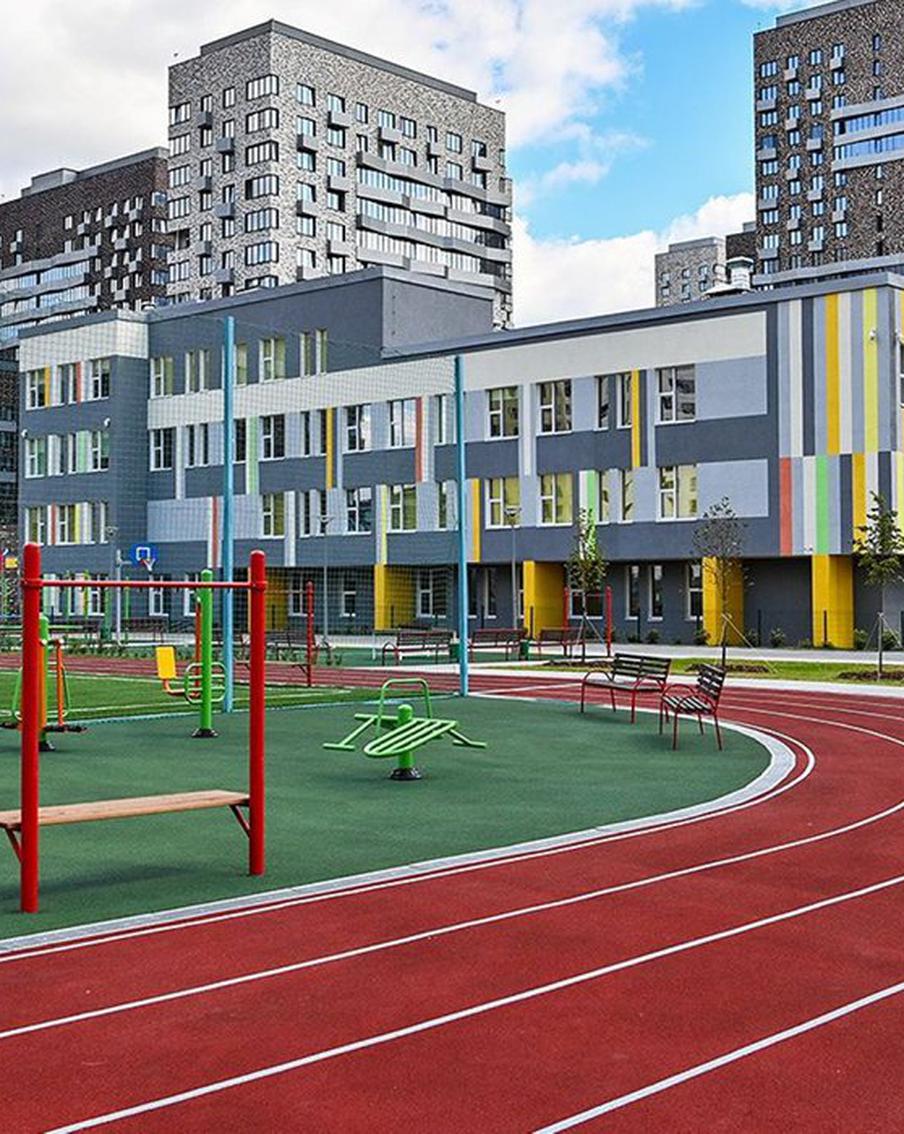 Сенатор Святенко: Москва активно реализует поручения Путина относительно капремонта школ и детсадов