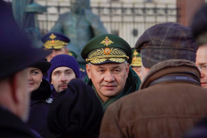 Шойгу заявил, что два новых военных округа создают из-за роста угрозы НАТО