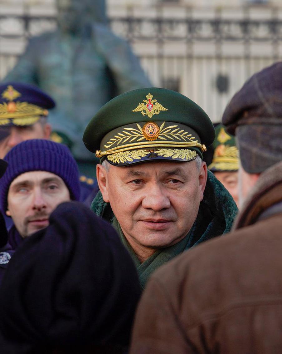 Шойгу заявил, что два новых военных округа создают из-за роста угрозы НАТО