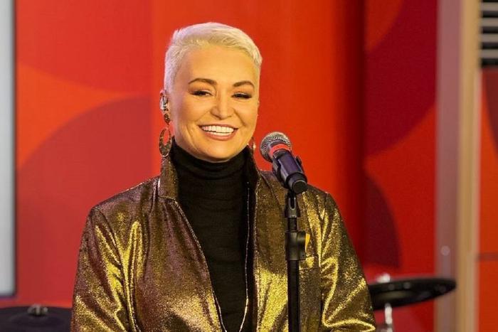 Катя Лель исполнила новую песню и рассказала о своих планах