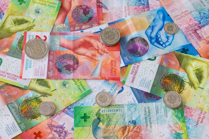 В Швейцарии вводят 13-ю пенсию. Что это значит и каковы последствия?