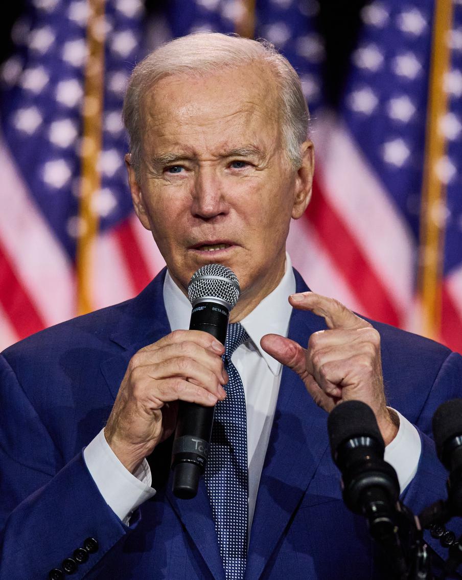 Байден планирует увеличить оборонный бюджет США. На 2025 год он может вырасти всего на 1%