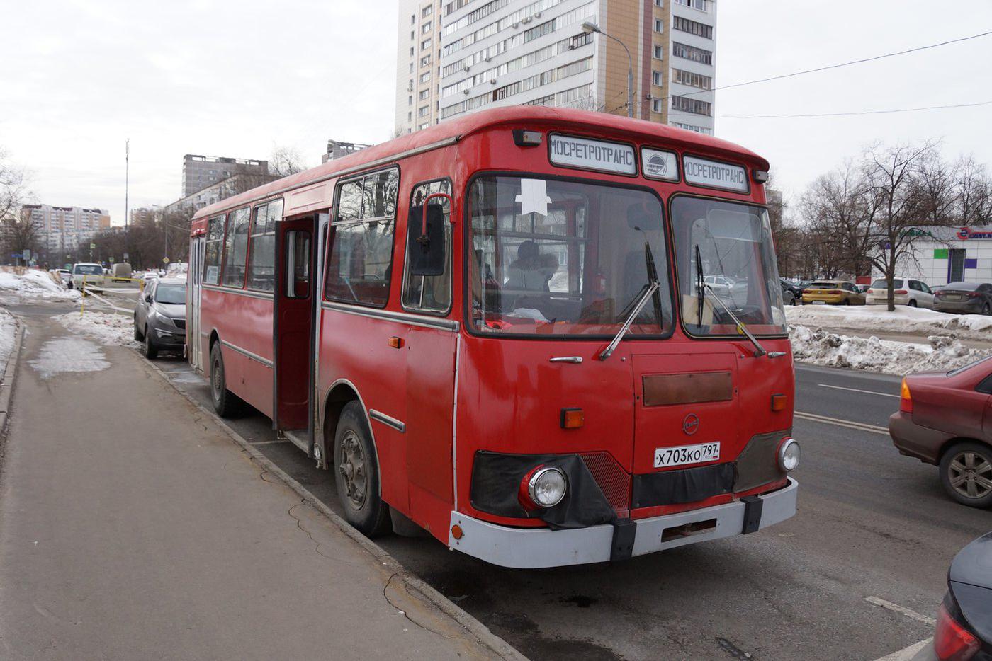 Москвич вдохнул новую жизнь в советские автобусы