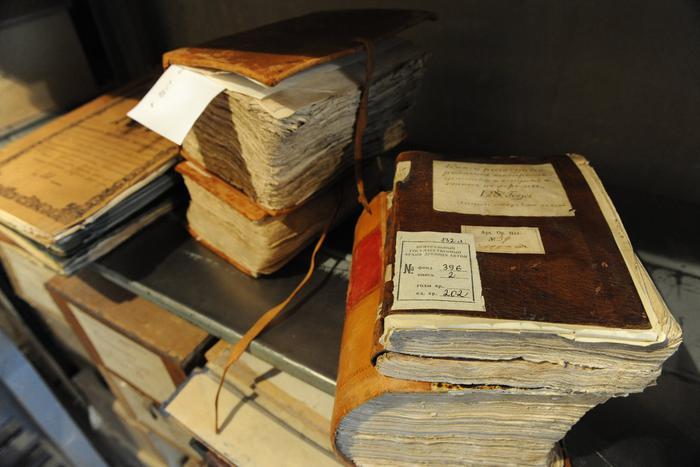 Москвичи смогут найти предков-ремесленников через сервис "Моя семья"