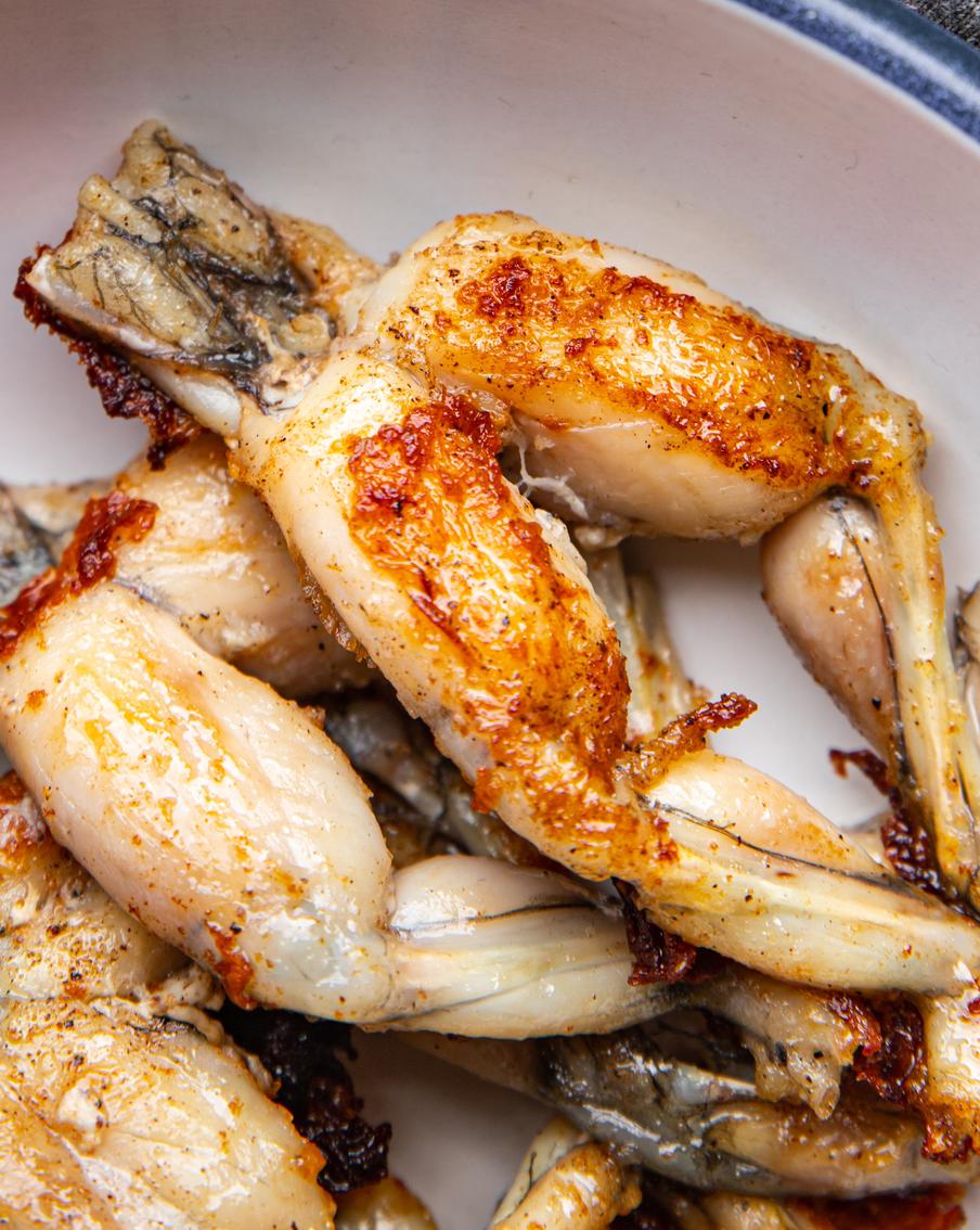 В Подмосковье планируют выращивать "лягушек в тигровой шкуре", чтобы поставлять в дорогие рестораны их мясистые лапки