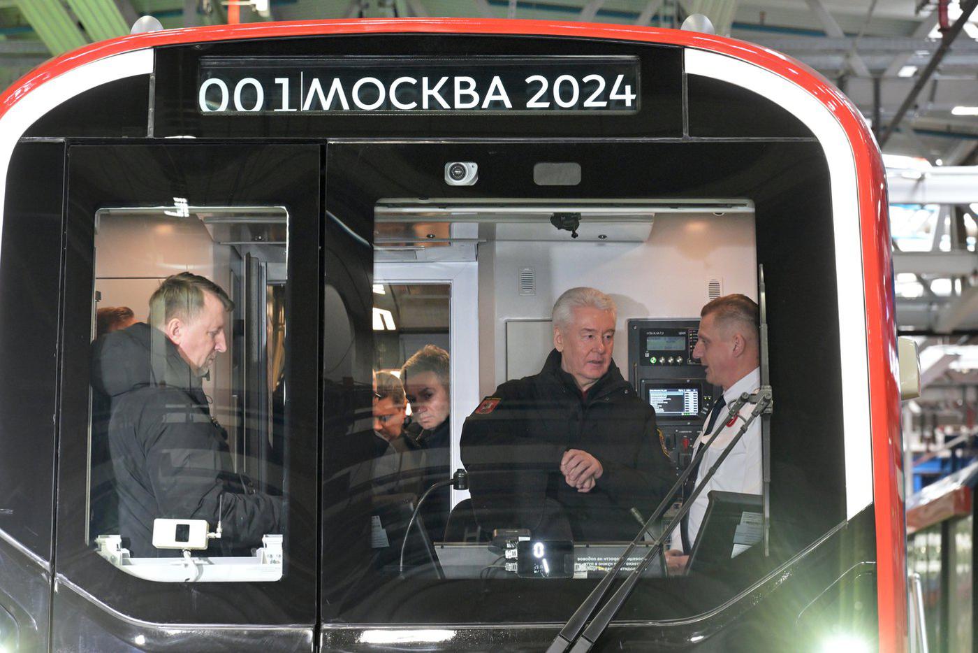 По зелёной ветке столичного метрополитена начали движение новые поезда ...