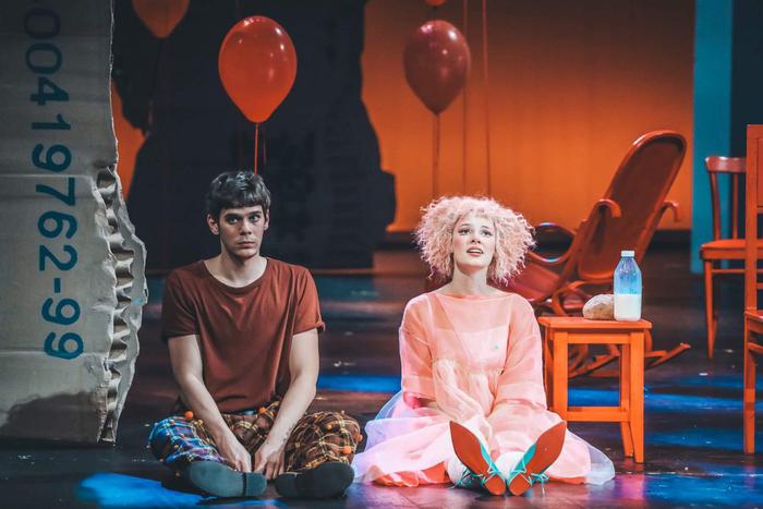 Настоящая любовь победит заклятья: в театре имени Вахтангова поставили "Обыкновенное чудо"