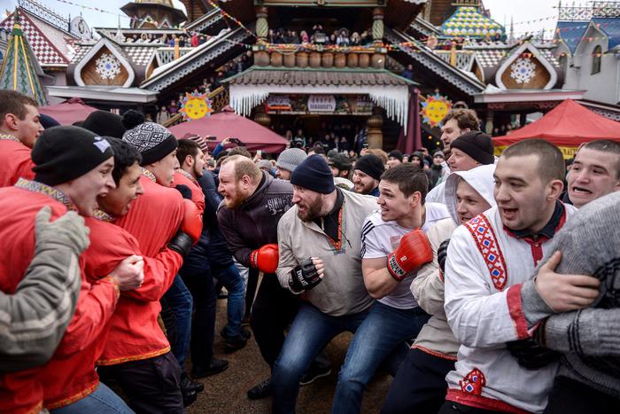 На драках в Масленицу бились до смерти гирями, ножами и кастетами