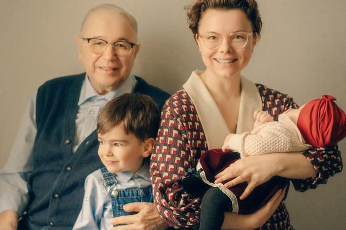 "Великие конспираторы": поклонники Петросяна и Брухуновой гадают, как они смогли скрыть рождение дочки