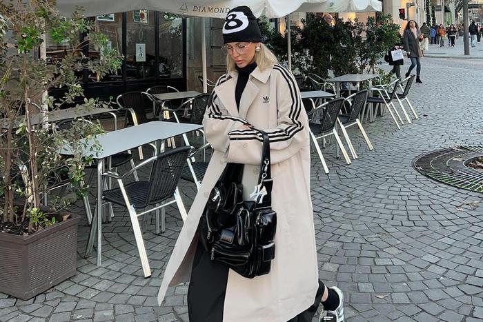 Какие кроссовки в моде этой весной и с чем их сочетать