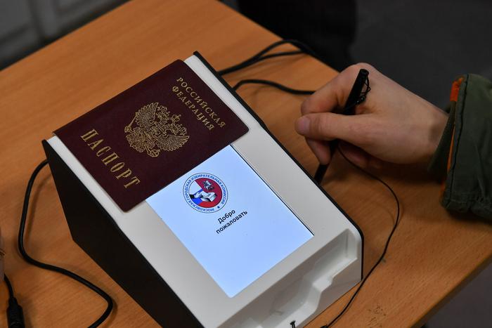 Штаб по наблюдению за выборами: Терминалы на участках в Москве работают в штатном режиме