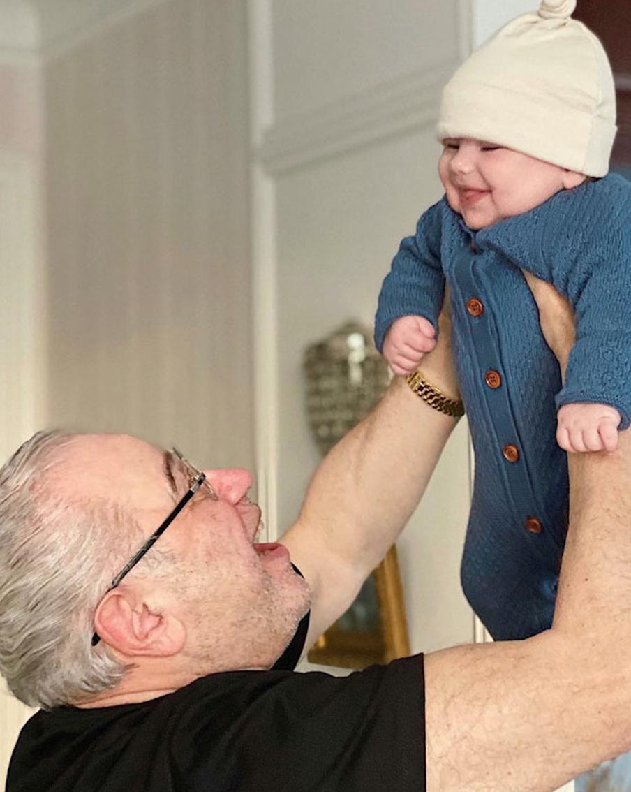 Стать папой после 70, как Петросян, Де Ниро и Аль Пачино: чем это плохо и хорошо для детей