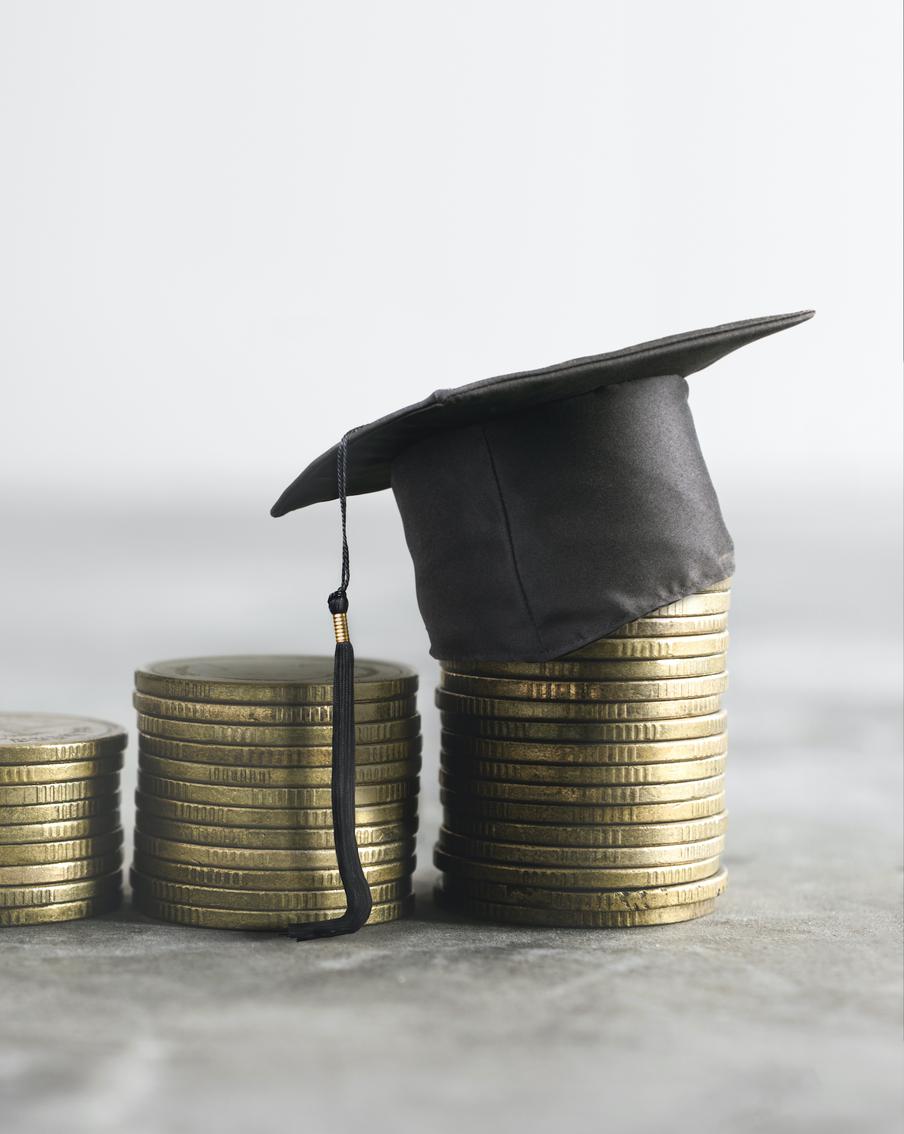 Что происходит со студенческими стипендиями в России: нужно ли их поднимать и как это можно сделать