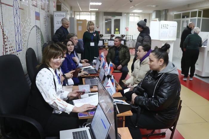 Москвичи демонстрируют огромный интерес к выборам. Явка в два раза превысила показатели голосования за мэра