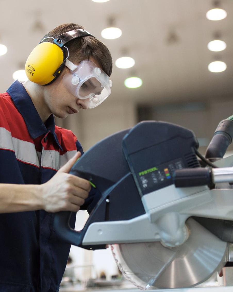 Москва реализует масштабные программы содействия молодёжи в трудоустройстве