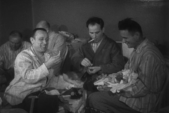 80 лет назад в госпиталь, подшефный Академии наук СССР, пришли известные учёные и две девочки