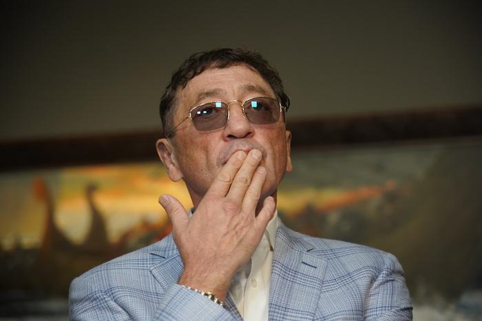 Григорий Лепс расстался со своей девушкой и вынужден сейчас сильно экономить