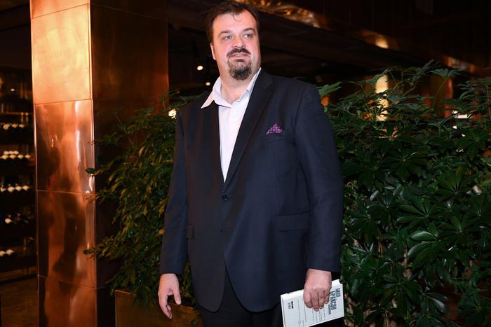 "Его русский язык вызывал восхищение": коллеги Василия Уткина скорбят по легендарному телекомментатору