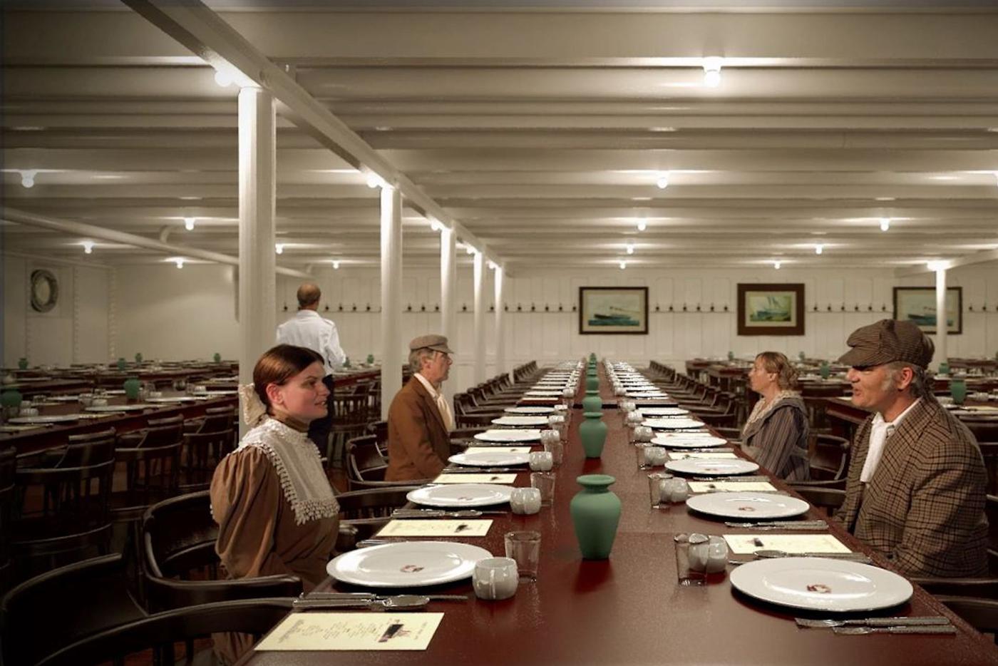 Столовая для пассажиров 2-го класса.