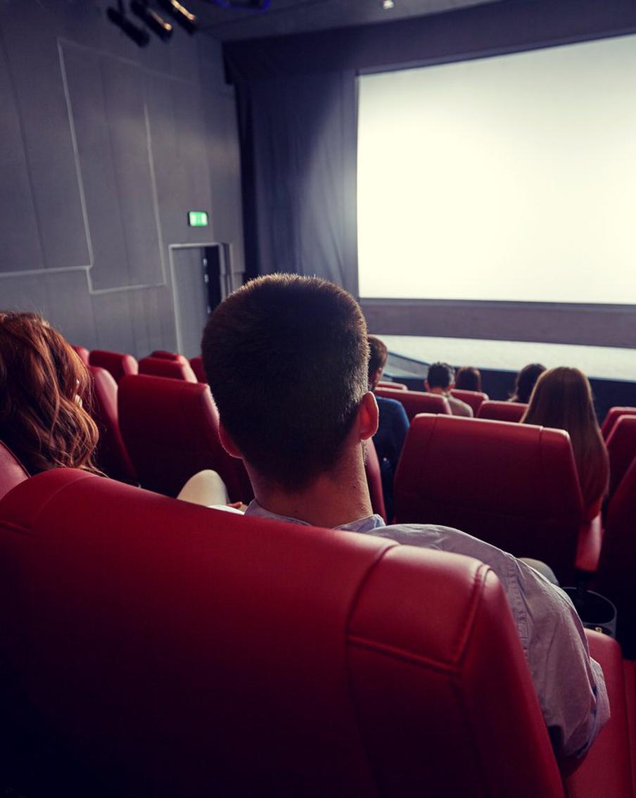 Что сейчас происходит на российском кинорынке: россиян больше не интересует западное кино