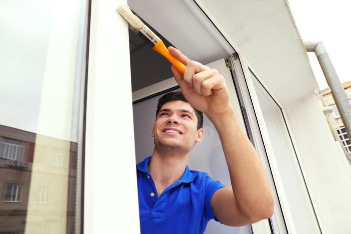 Как освежить внешний вид дома: всё о покраске пластиковых окон