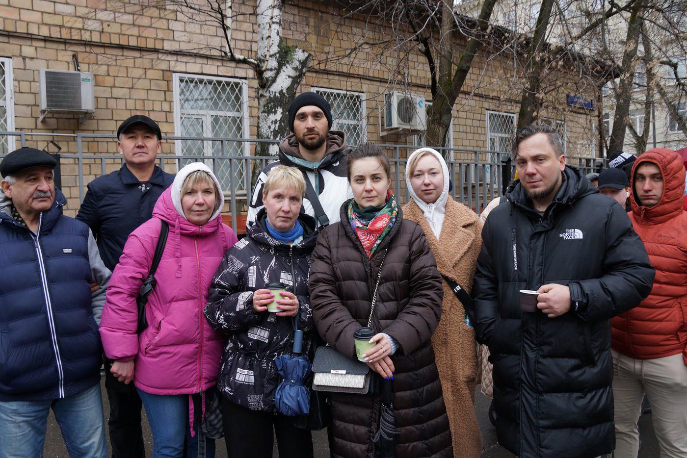 Москвичи в очереди на сдачу крови