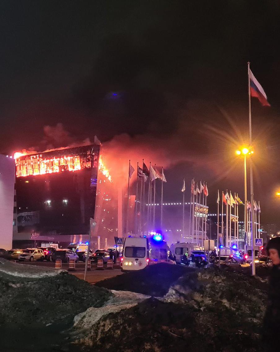 Губернатор Подмосковья сообщил о продолжении поисковых работ на месте теракта в "Крокус Сити Холле"