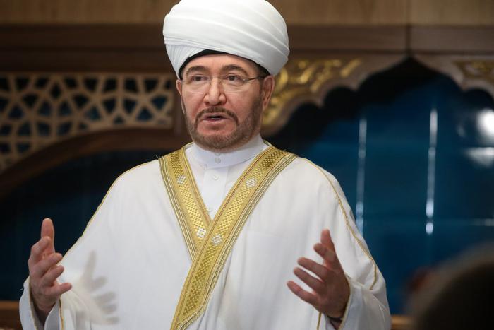 Геройски спасшего более ста человек из "Крокуса" гардеробщика наградят за проявленную смелость и отвагу