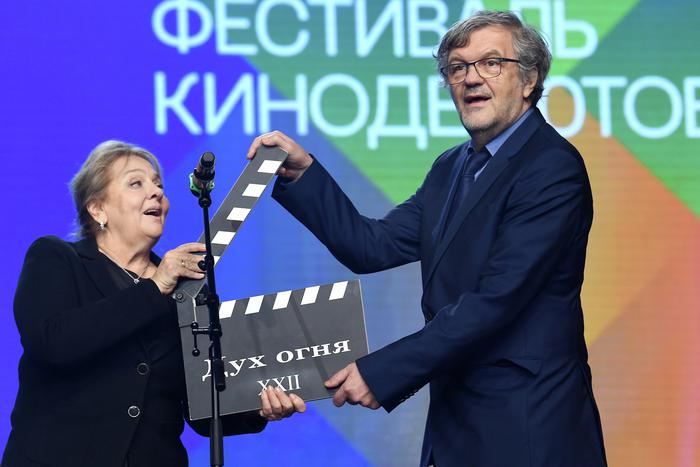 Эмир Кустурица в Ханты-Мансийске открыл кинофестиваль и поддержал тех, кого затронула трагедия в "Крокус Сити Холле"