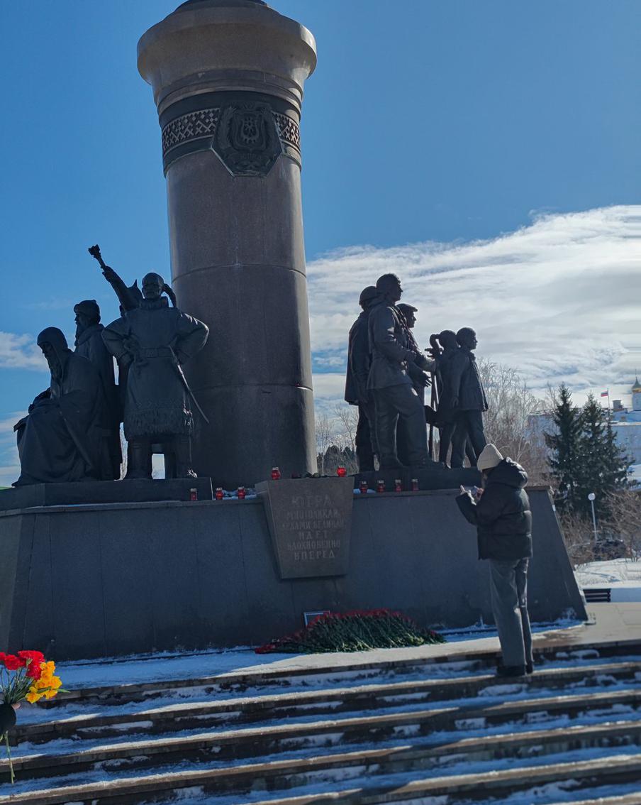 Акция солидарности с жертвами подмосковного теракта в Ханты-Мансийске