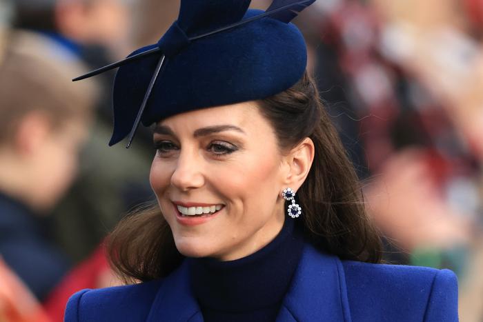 Дизайнерские наряды и многолетняя верность одним сапогам: разбираем стиль Кейт Миддлтон