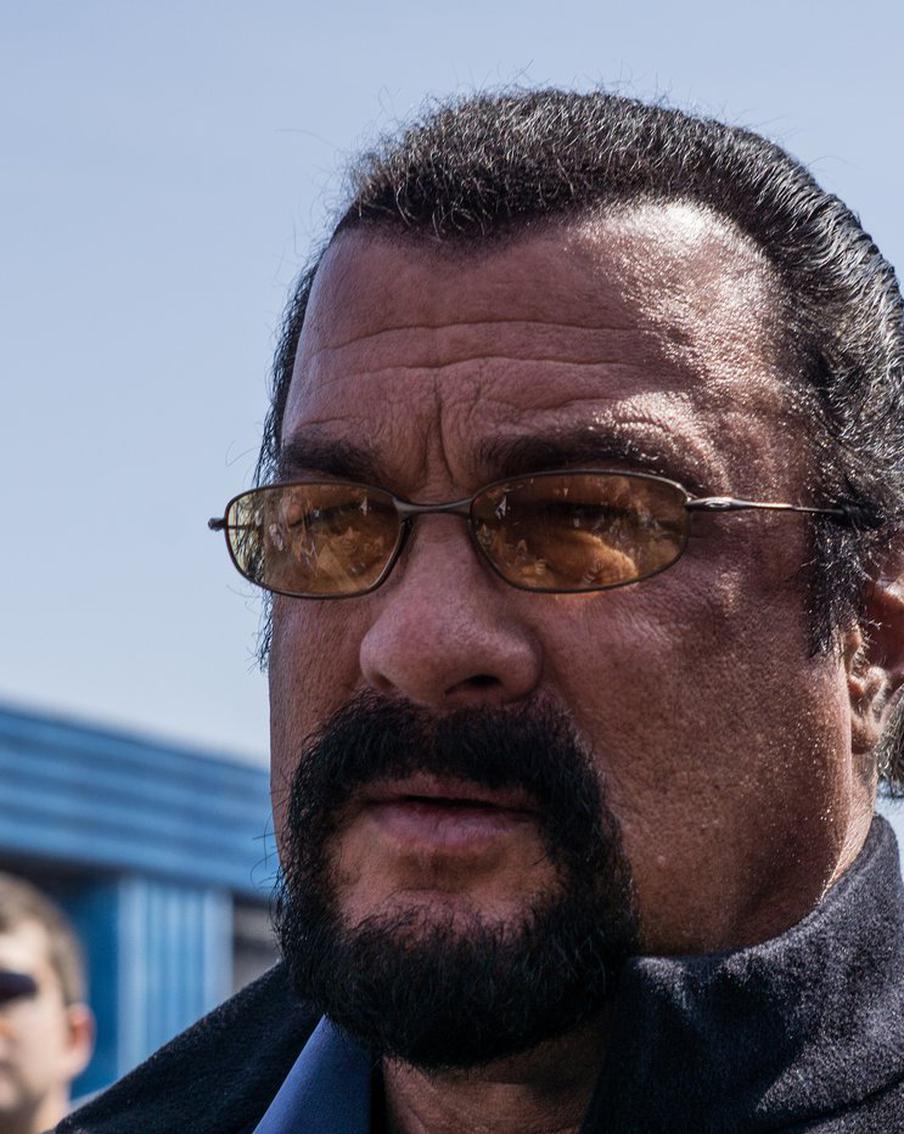 Стивен Сигал прилетел в Москву, чтобы навестить пострадавших при теракте в "Крокусе"