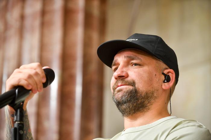 Артисты исполнили песни Муслима Магомаева в память о погибших в теракте в "Крокусе"