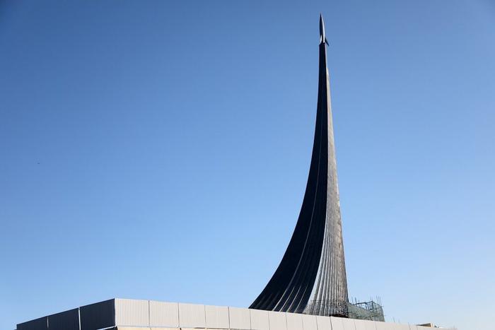 Чек-лист на апрель: находим повод для радости, любуемся народными шедеврами и "летим" в космос