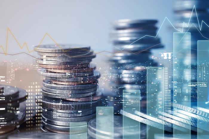 Предпосылки для девальвации рубля велики: что будет с курсом доллара и рубля в апреле