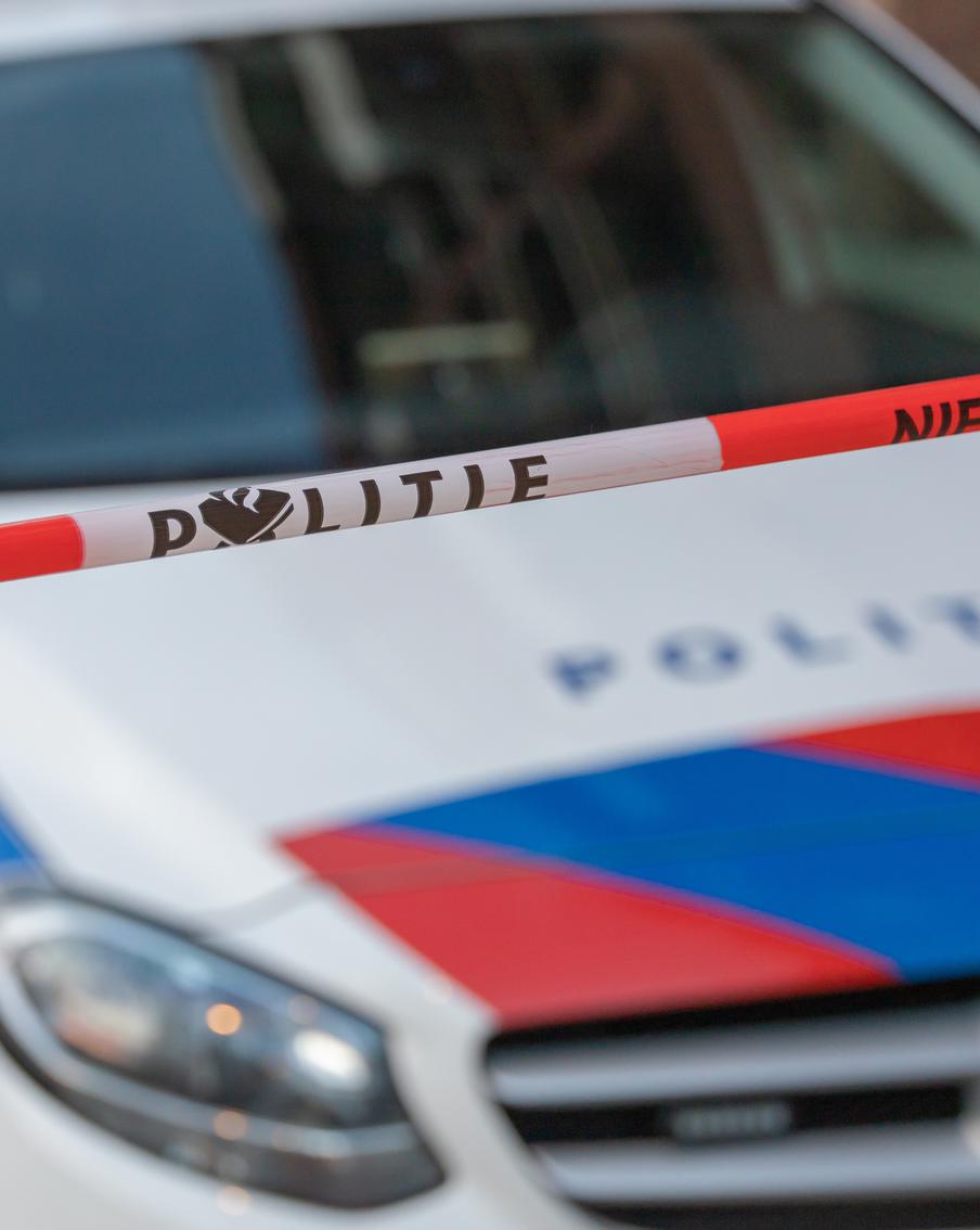 Заложники в нидерландском кафе были освобождены полицией, но сам преступник ещё не задержан