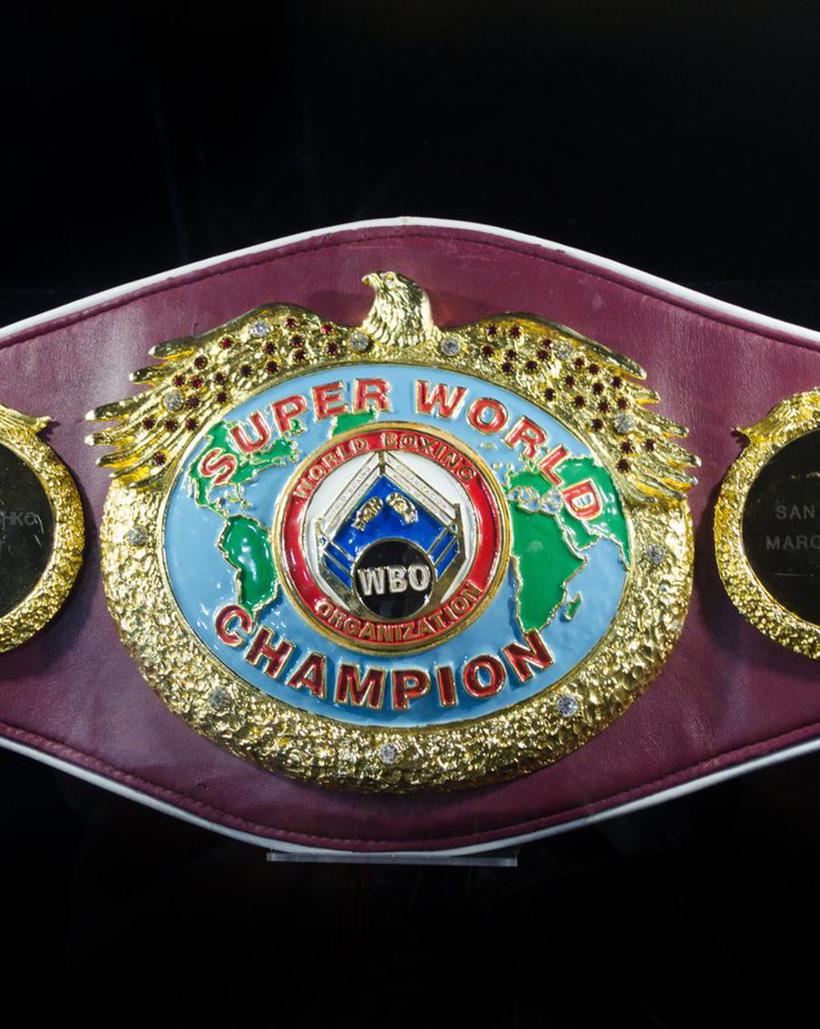 Первое поражение молодого боксёра Тима Цзю. Спортсмен из боксёрской династии проиграл свой титул