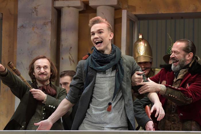 К юбилею Гоголя поговорили с молодыми исполнителями роли Хлестакова