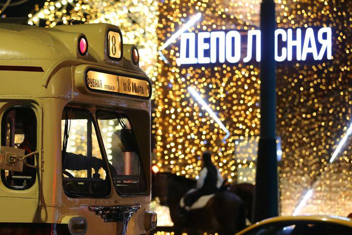 Как ночью в столице трамваи парад репетировали