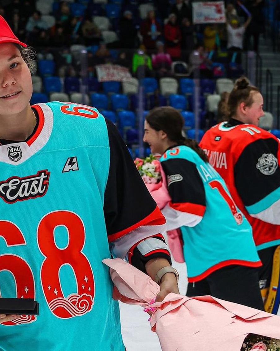 "Болею за брата и за Овечкина": одна из лучших хоккеисток России дала интервью Metro