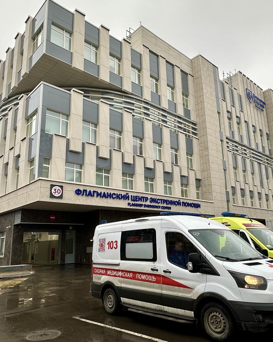 Территорию Боткинской больницы благоустроят в этом году. Сделают удобную навигацию, дороги и восстановят работу фонтана