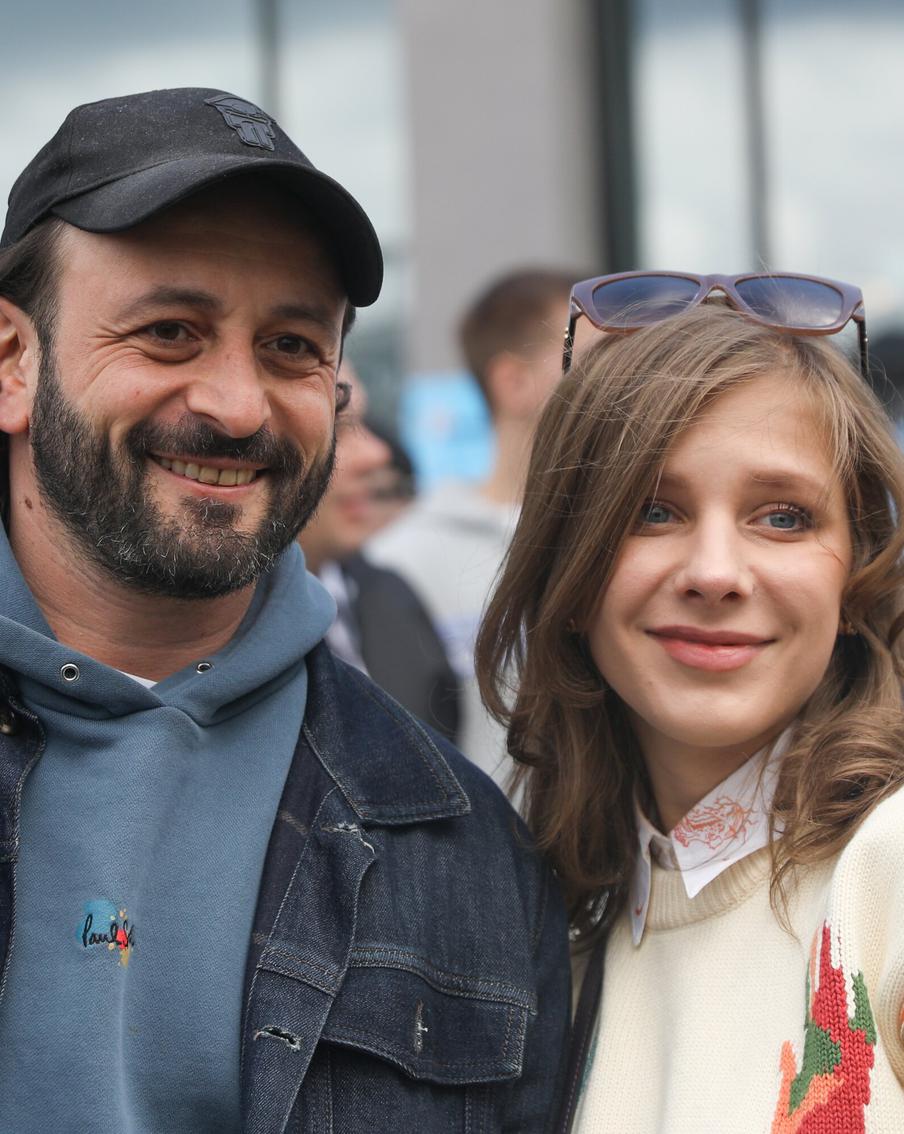 Во втором сезоне сериала "Папины дочки. Новые" вместе с Лизой Арзамасовой снялся Илья Авербух