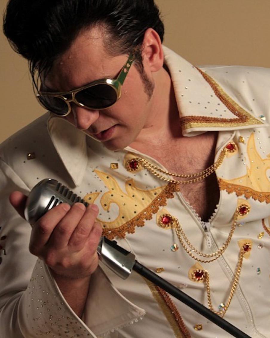 Московский Элвис Пресли дешевле, чем его западные коллеги-двойники