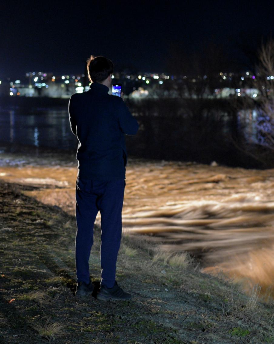 Что происходит в Орске, где прорвало дамбу и в зону подтопления попали тысячи людей