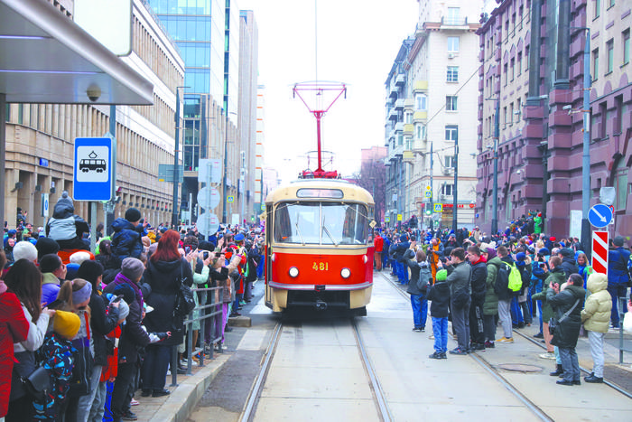 Московский трамвай отметил своё 125-летие: многие москвичи собрались отметить это событие